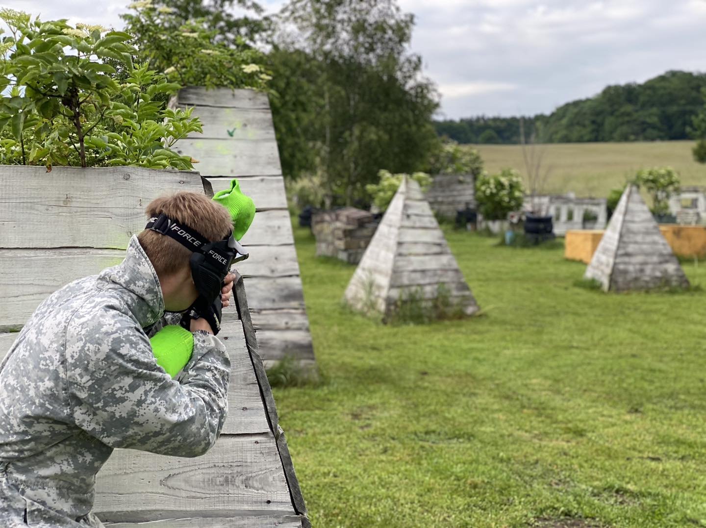 Pevné paintballové hřiště s překážkami Holešov - taktická hra za každého počasí